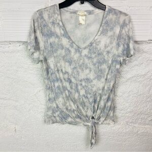 Matty M Blue Tie-Dye cloud print V-Neck stretch tie front Top size small